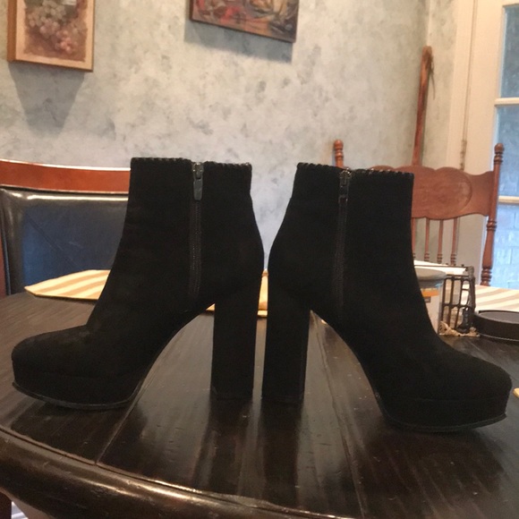 Marc Fisher Shoes - MARC FISHER Leather/Suede Boots! Size 6.